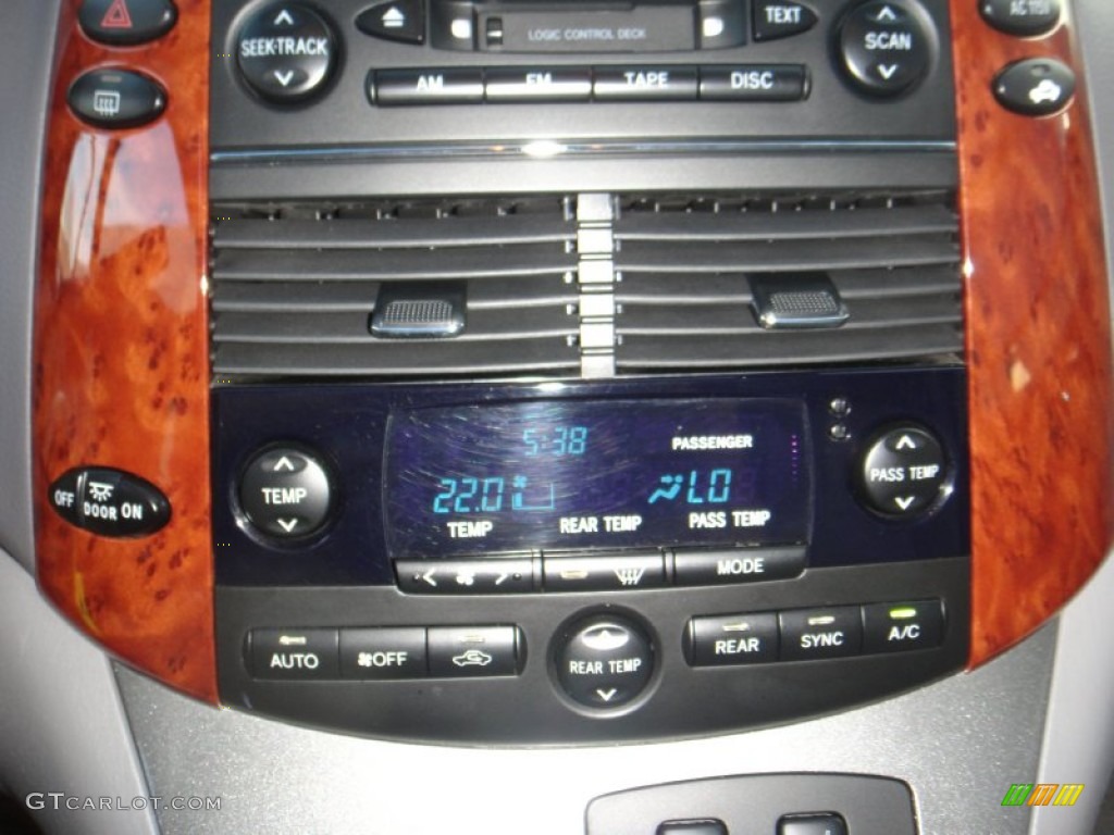 2004 Toyota Sienna XLE Controls Photos