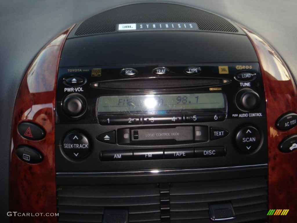 2004 Toyota Sienna XLE Audio System Photo #77833625
