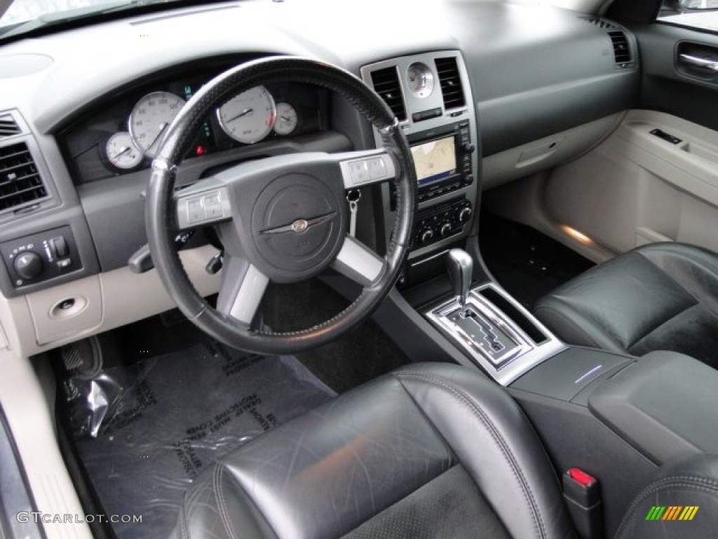 Dark Slate Gray/Light Graystone Interior 2006 Chrysler 300 C SRT8 Photo #77834697
