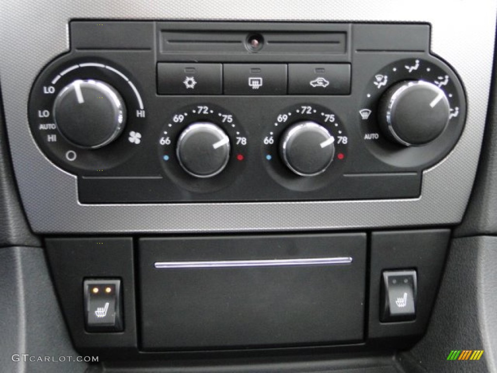 2006 Chrysler 300 C SRT8 Controls Photo #77834785