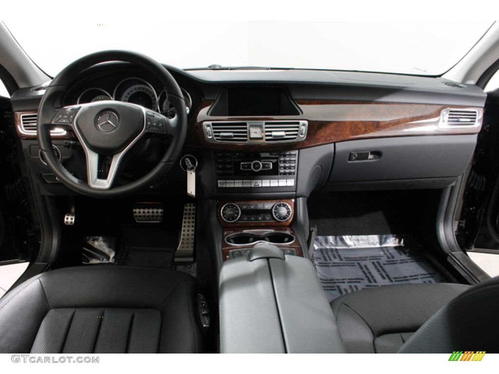 2013 Mercedes-Benz CLS 550 4Matic Coupe Black Dashboard Photo #77836276