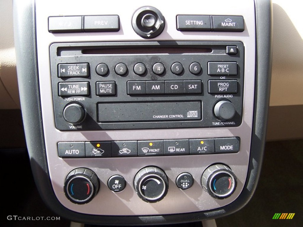 2005 Nissan Murano S Controls Photos