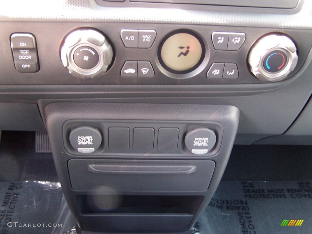 2012 Honda Ridgeline Sport Controls Photos