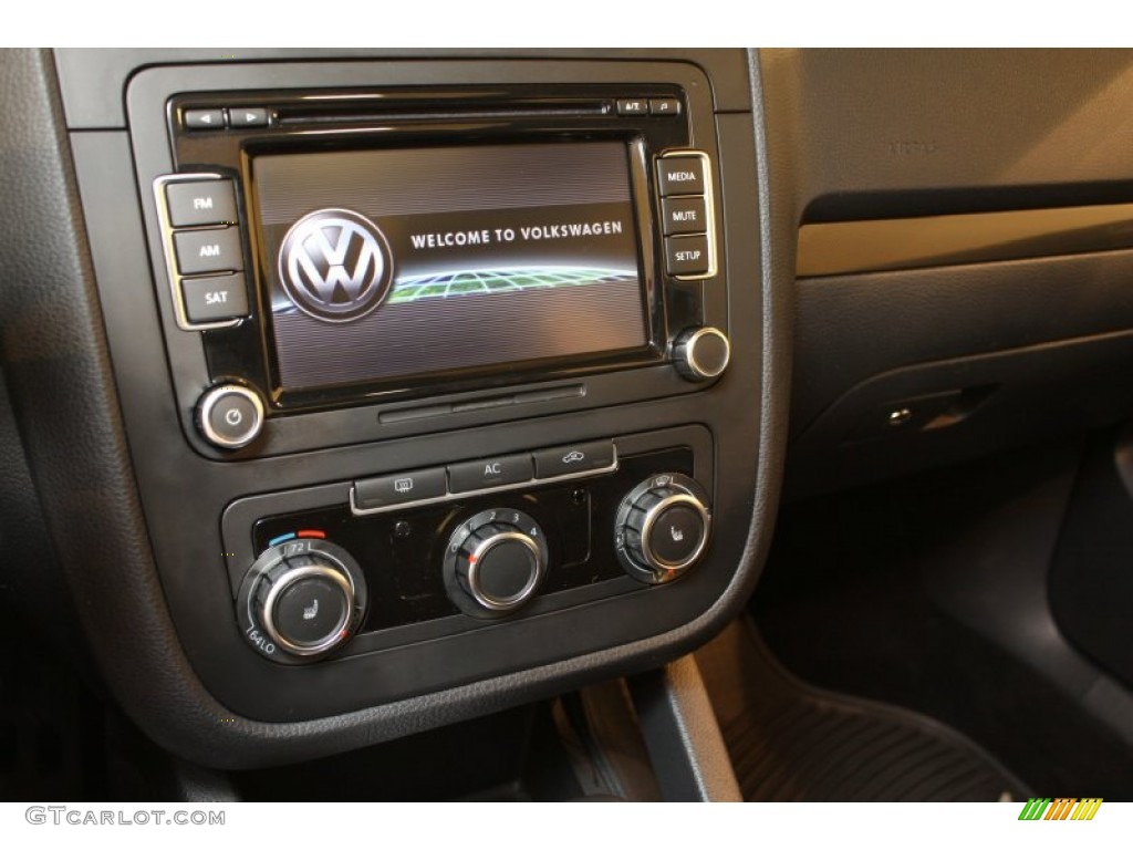 2010 Volkswagen Jetta SE Sedan Controls Photo #77839208
