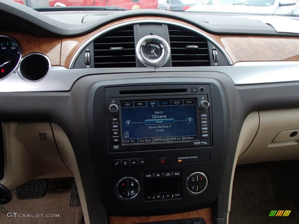 2010 Buick Enclave CXL AWD Controls Photo #77840188