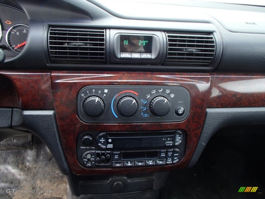 2001 Chrysler Sebring LXi Sedan Controls Photos
