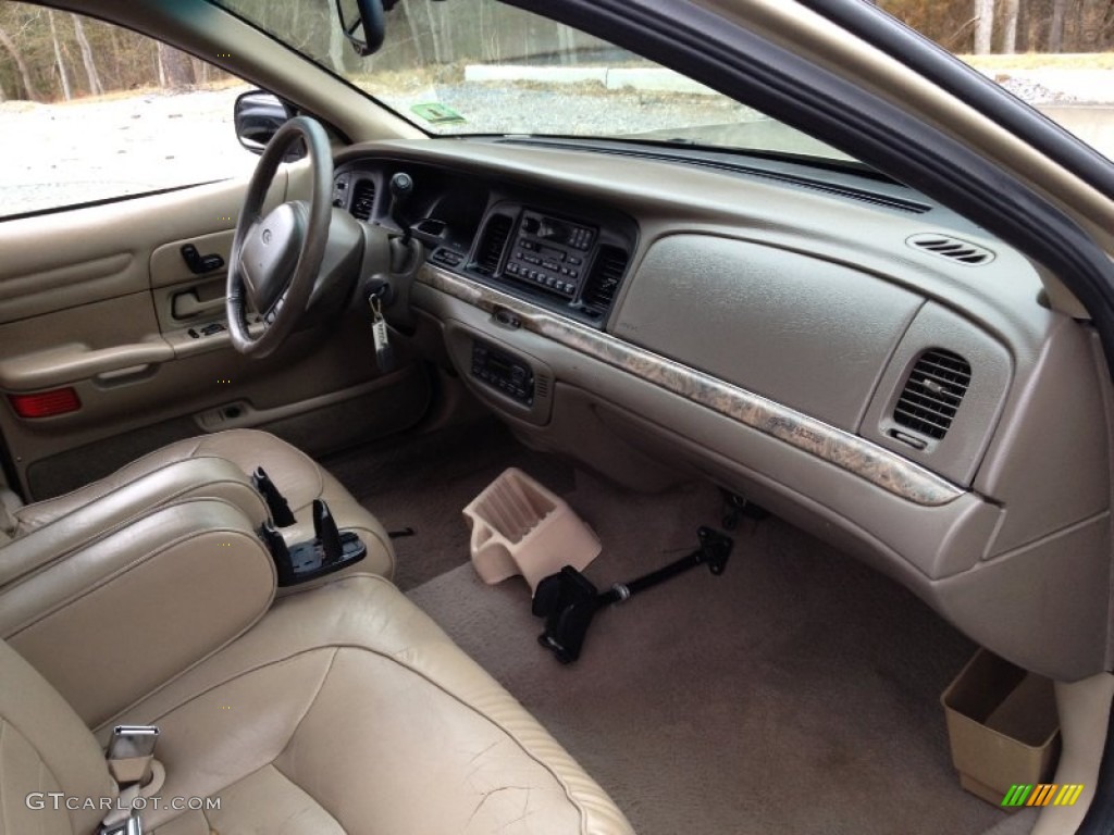 2000 Ford Crown Victoria LX Sedan Medium Parchment Dashboard Photo #77841476