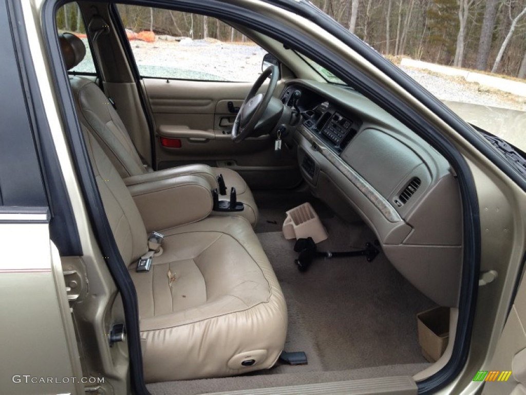 2000 Ford Crown Victoria LX Sedan Front Seat Photo #77841498