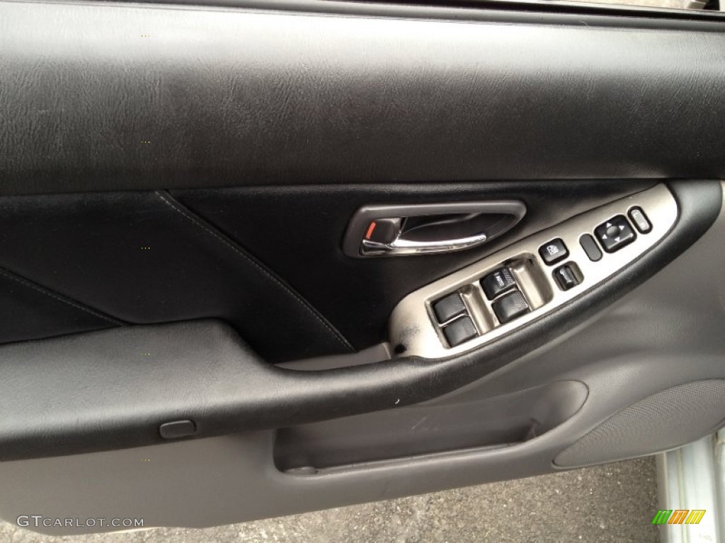 2006 Subaru Baja Sport Gray Door Panel Photo #77843178