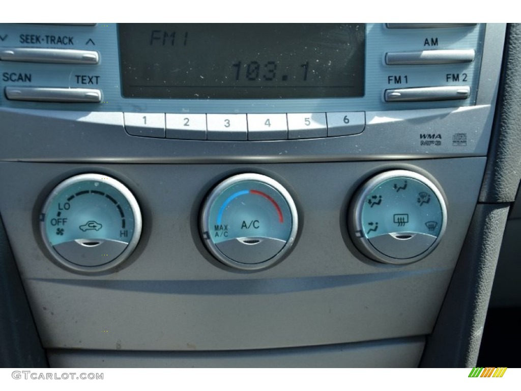 2007 Toyota Camry LE Controls Photo #77844273