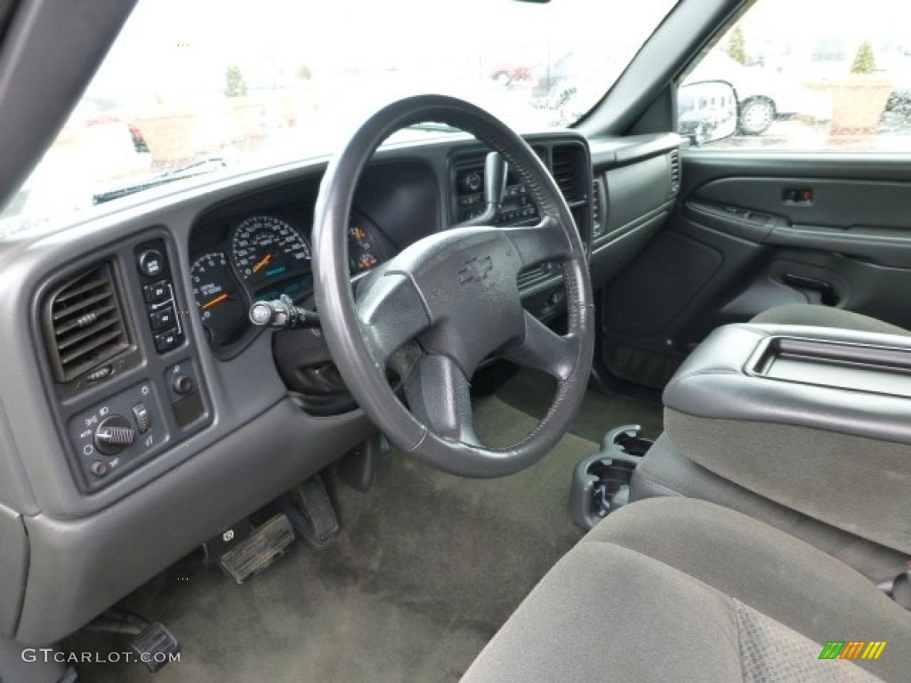 Dark Charcoal Interior 2005 Chevrolet Silverado 1500 LT Crew Cab 4x4 Photo #77844709