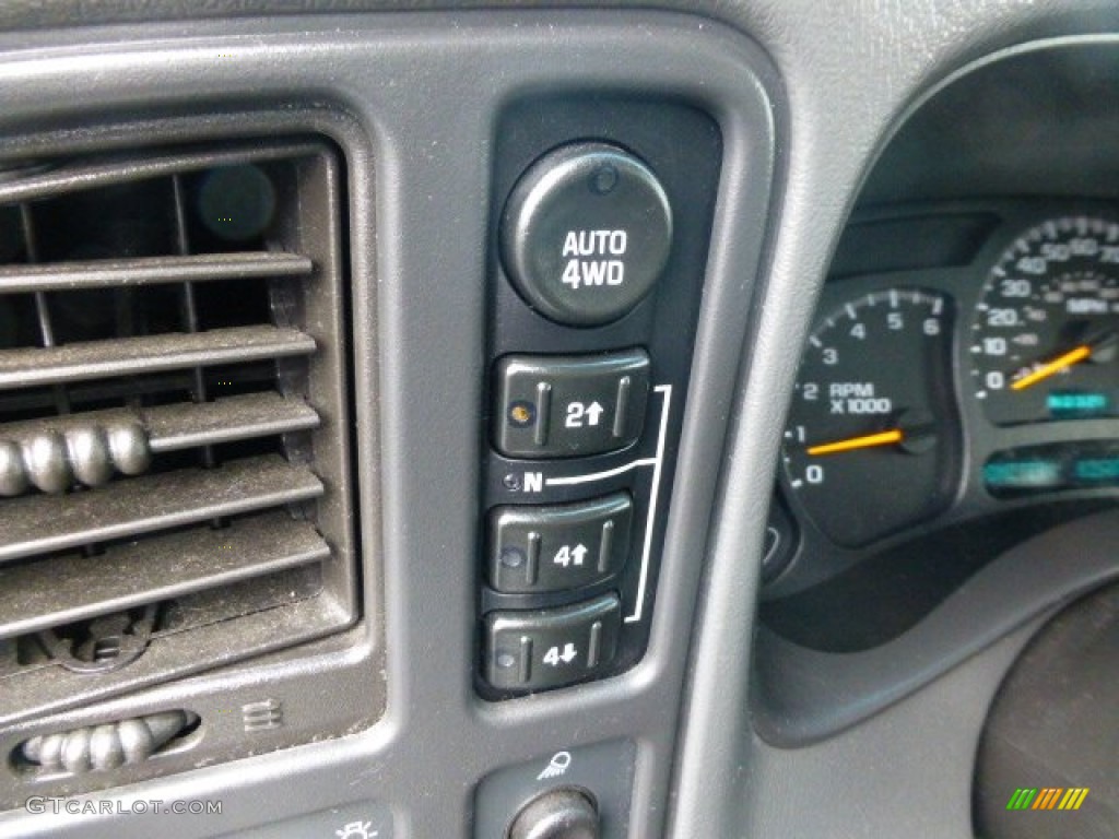2005 Chevrolet Silverado 1500 LT Crew Cab 4x4 Controls Photo #77844726