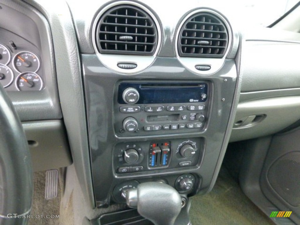 2002 GMC Envoy SLE 4x4 Controls Photos