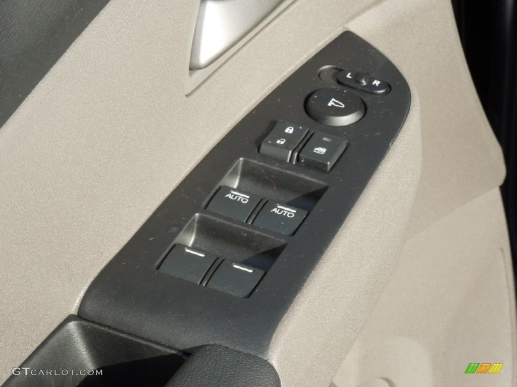 2012 Honda Odyssey EX-L Controls Photo #77852018
