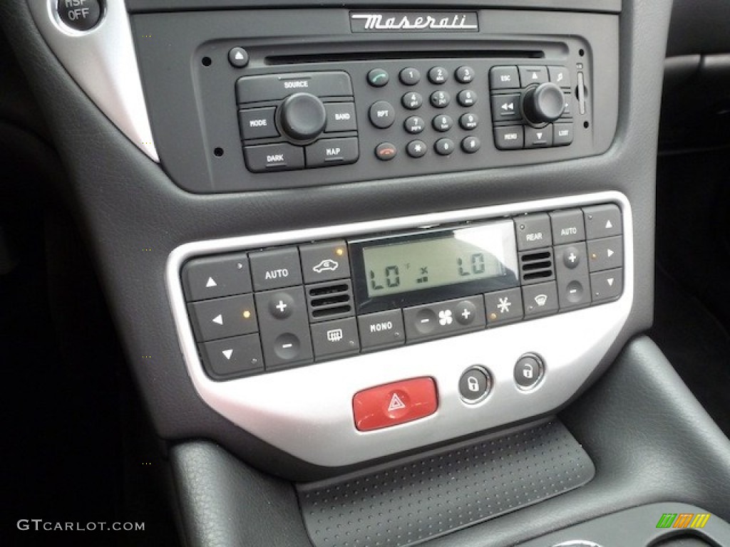 2009 Maserati GranTurismo Standard GranTurismo Model Controls Photo #77854134
