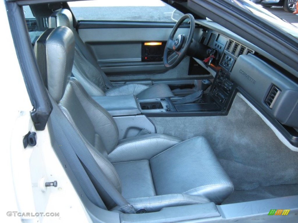 1984 Chevrolet Corvette Coupe Front Seat Photo #77854927