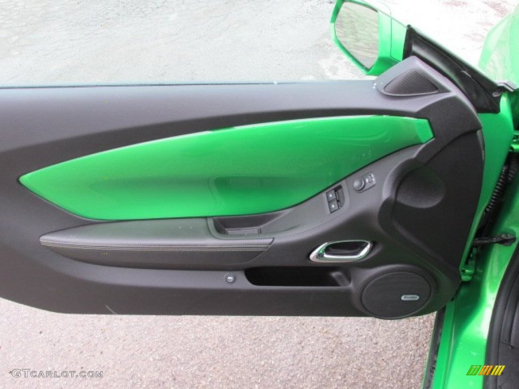 2010 Chevrolet Camaro LT Coupe Synergy Special Edition Black/Green Door Panel Photo #77856562