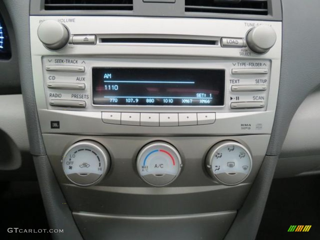 2010 Toyota Camry LE V6 Audio System Photos