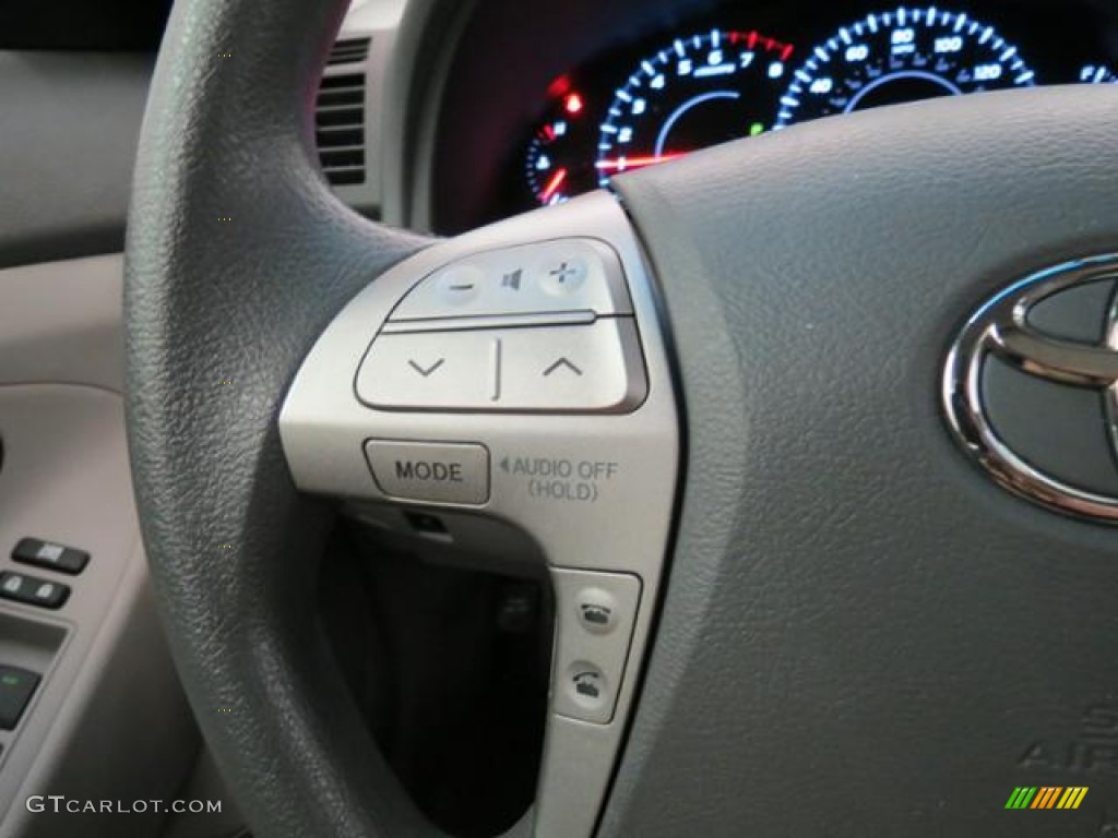 2010 Toyota Camry LE V6 Controls Photo #77857878