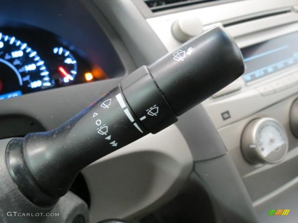 2010 Toyota Camry LE V6 Controls Photo #77857930