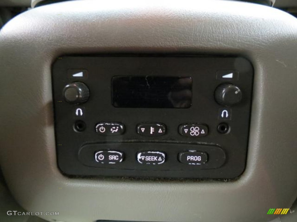 2003 Chevrolet Suburban 1500 Z71 4x4 Controls Photo #77858313