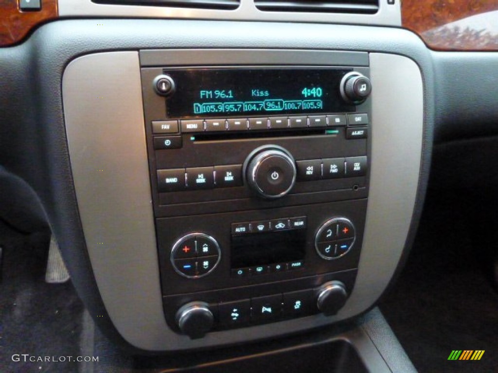 2013 Yukon SLT 4x4 - Summit White / Ebony photo #19