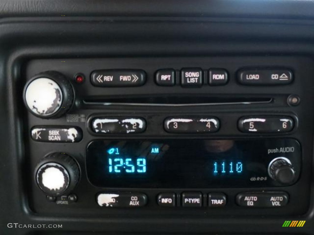 2003 Chevrolet Suburban 1500 Z71 4x4 Audio System Photo #77858436