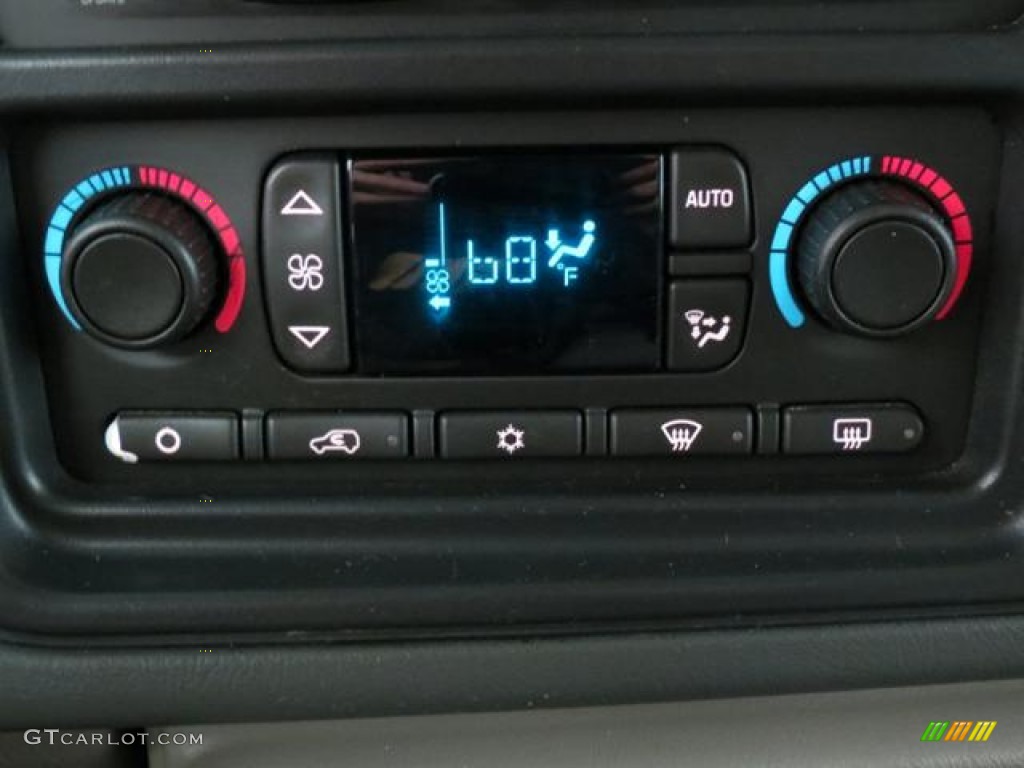 2003 Chevrolet Suburban 1500 Z71 4x4 Controls Photo #77858457