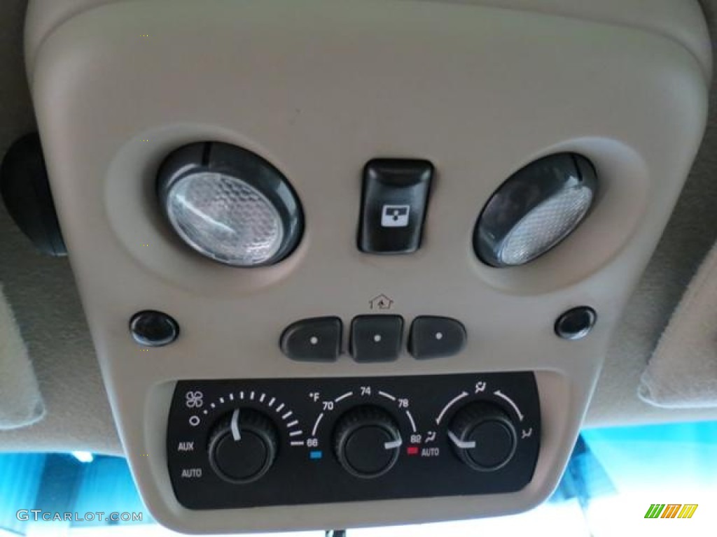 2003 Chevrolet Suburban 1500 Z71 4x4 Controls Photos