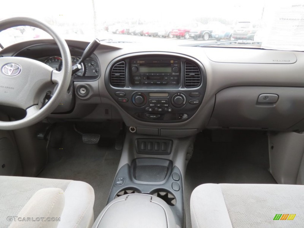 2006 Toyota Sequoia SR5 Dashboard Photos