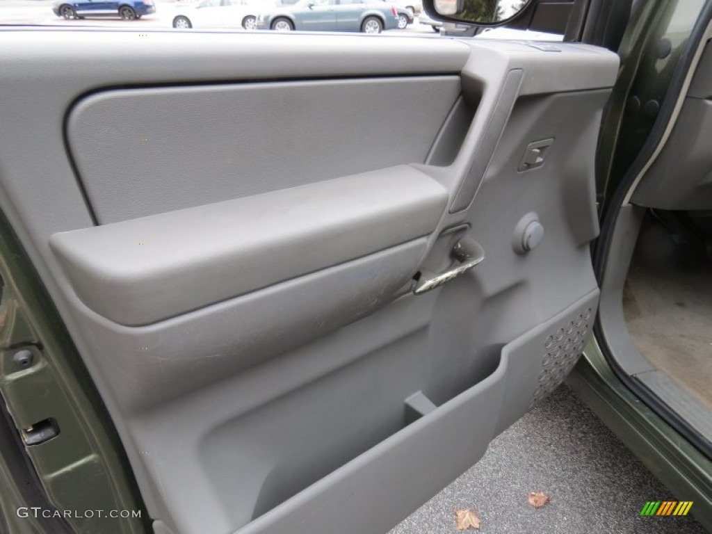 2005 Nissan Titan SE King Cab Door Panel Photos