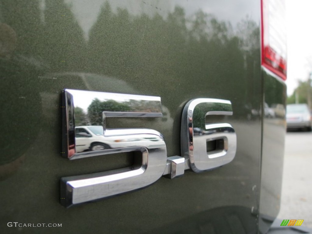 2005 Nissan Titan SE King Cab Marks and Logos Photos