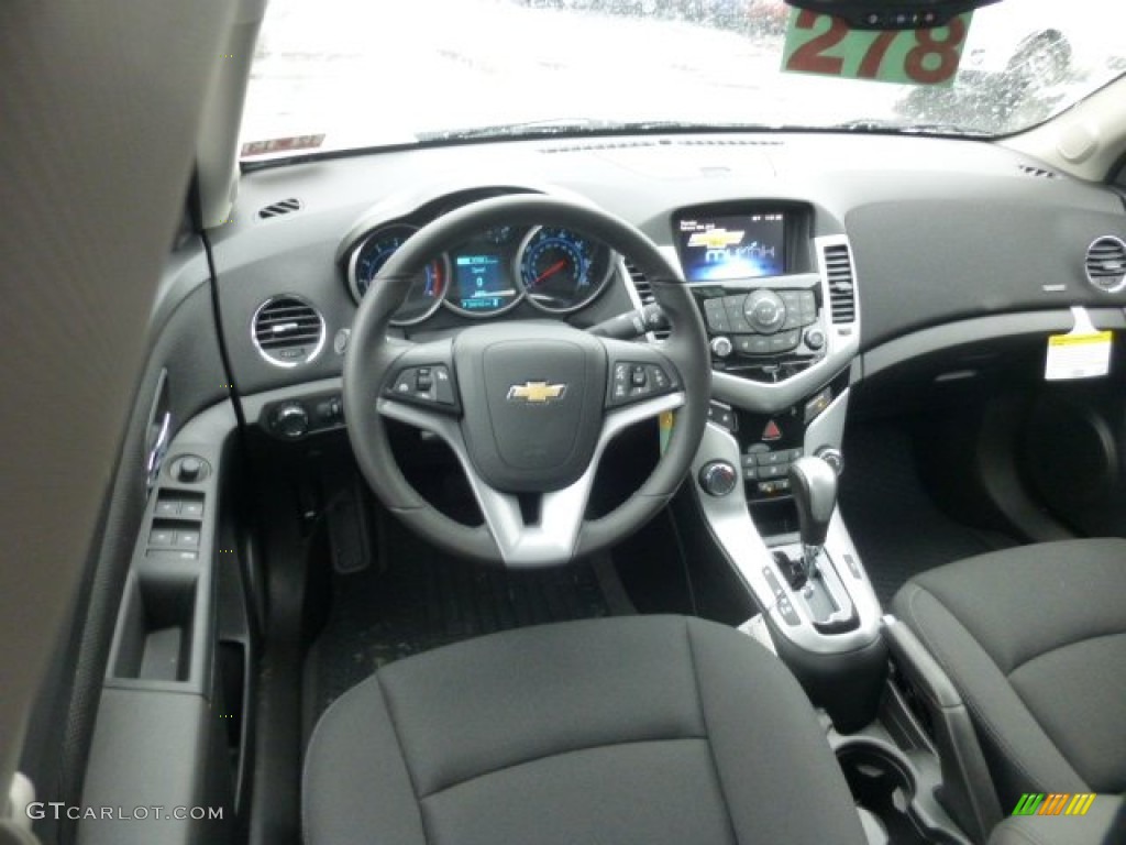 2013 Cruze LT - Summit White / Jet Black photo #14