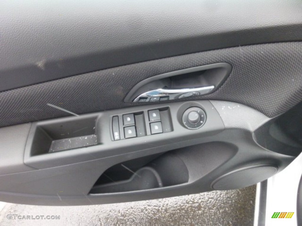 2013 Cruze LT - Summit White / Jet Black photo #17