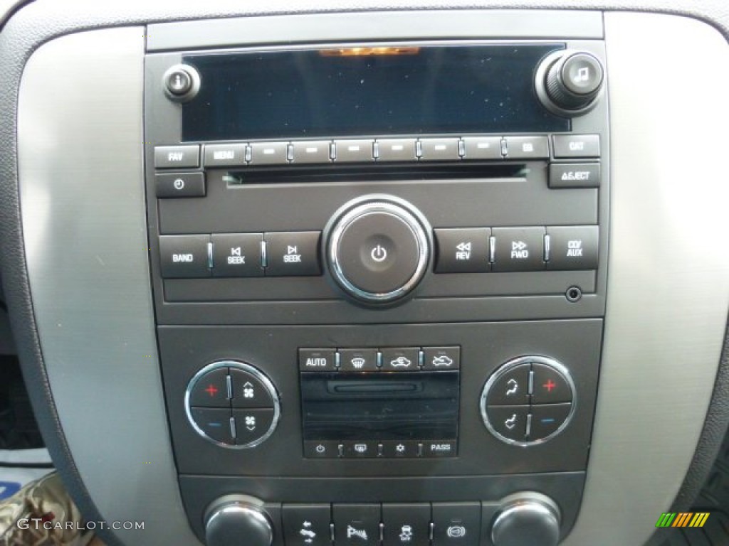 2013 Chevrolet Silverado 2500HD LTZ Crew Cab 4x4 Controls Photo #77861538
