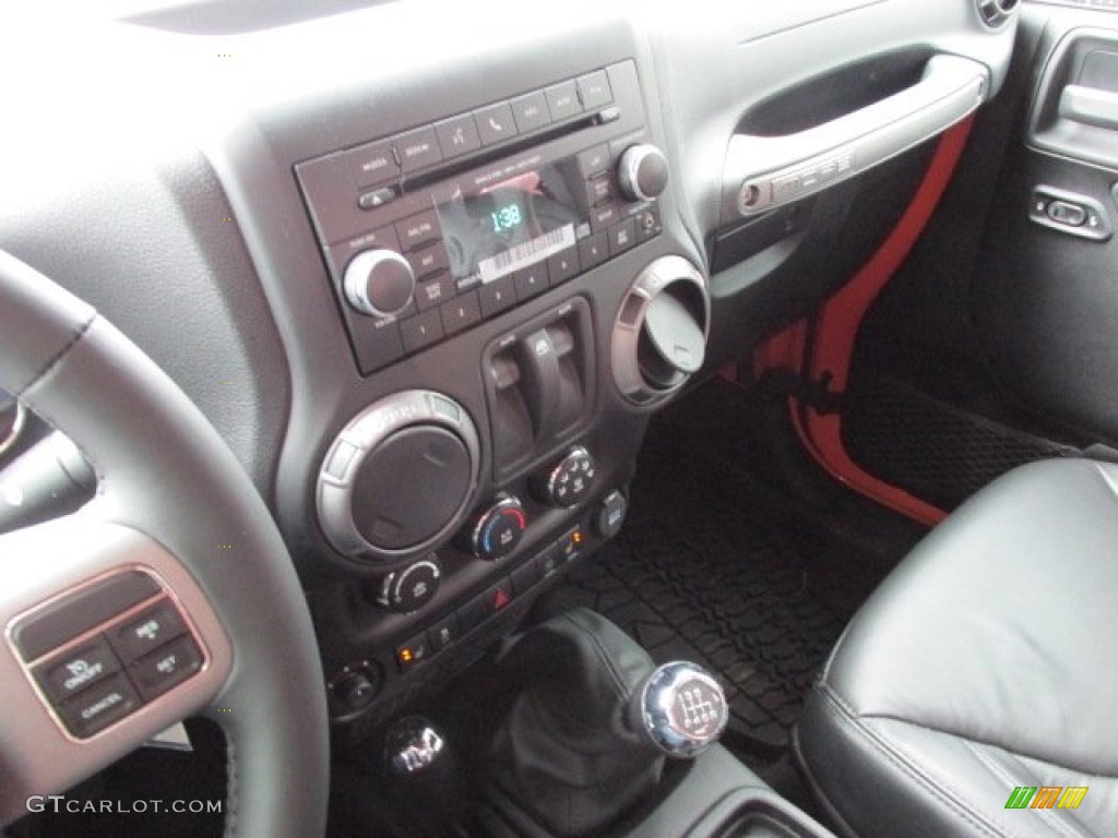 2013 Jeep Wrangler Moab Edition 4x4 Controls Photo #77861565