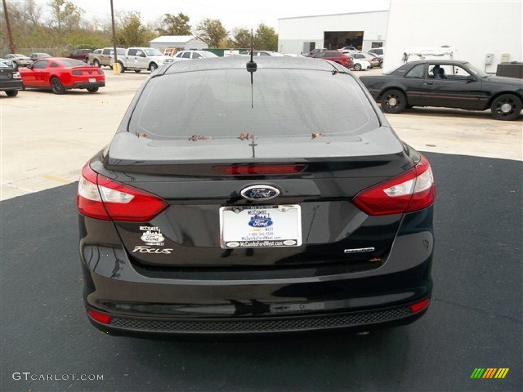 2013 Focus S Sedan - Tuxedo Black / Charcoal Black photo #5