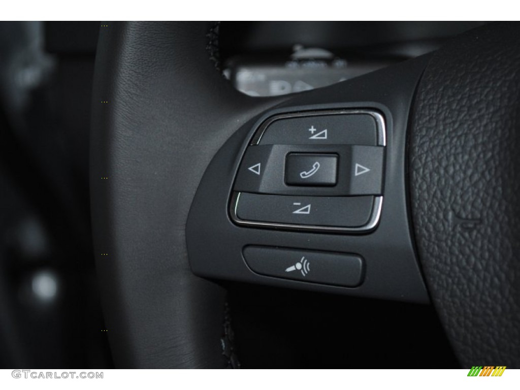 2013 Volkswagen Tiguan S Controls Photo #77869286