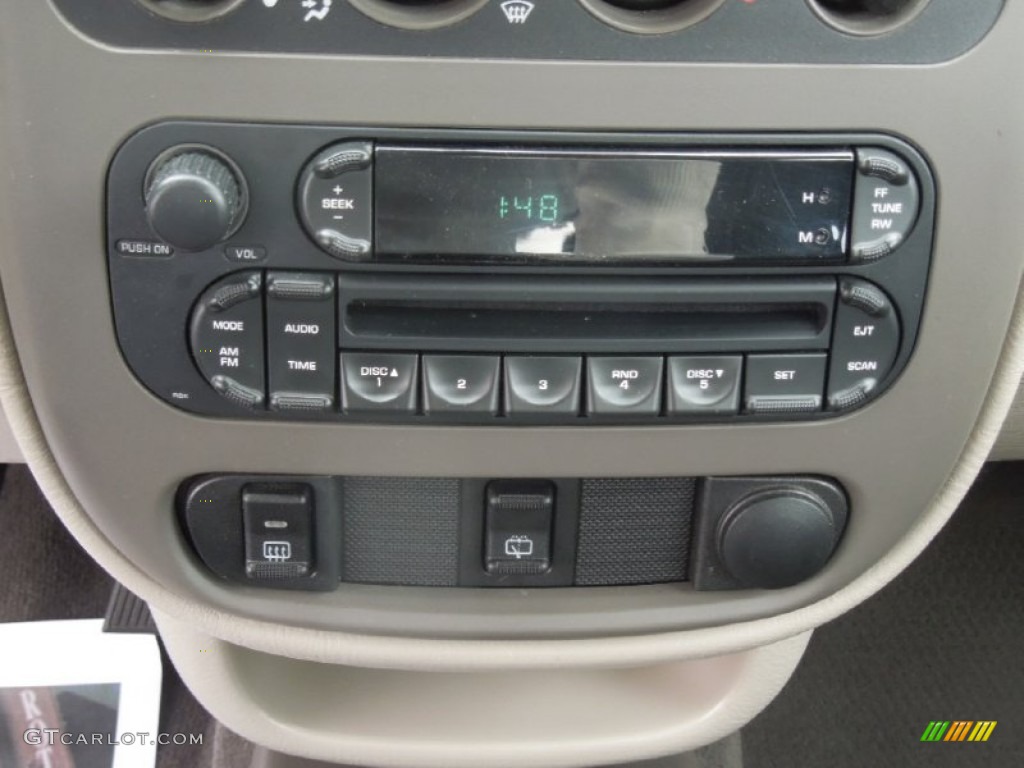 2005 Chrysler PT Cruiser Touring Controls Photo #77869779