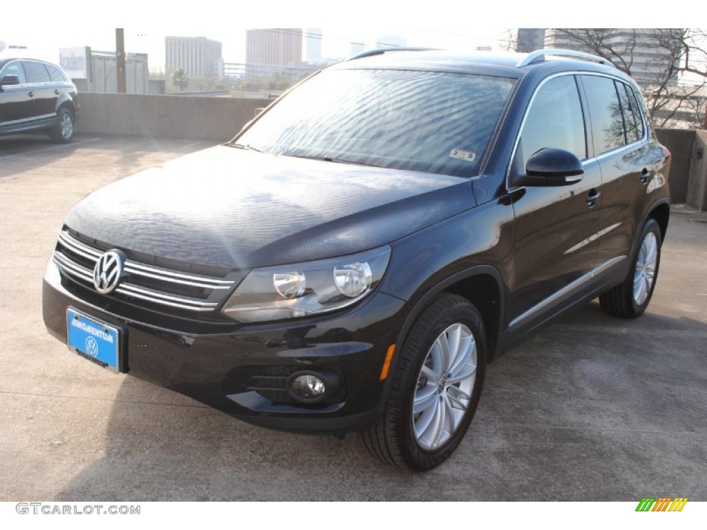 2013 Tiguan SE - Deep Black Metallic / Black photo #3