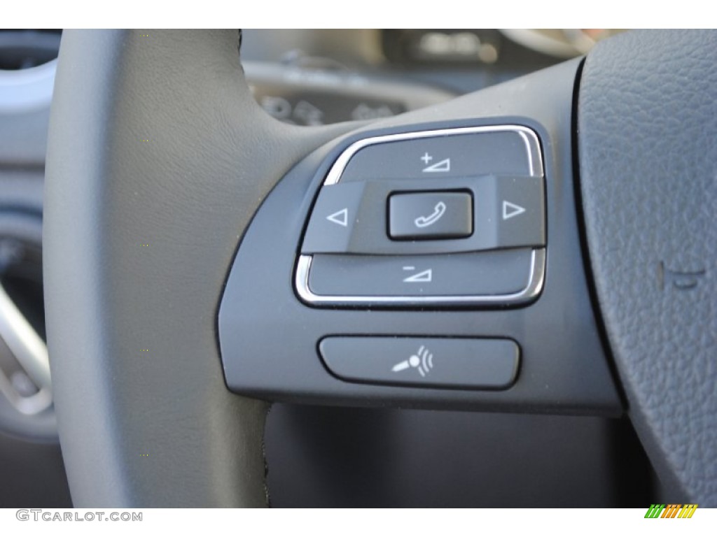 2013 Tiguan SE - Deep Black Metallic / Black photo #18