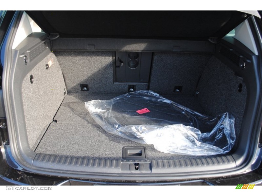 2013 Tiguan SE - Deep Black Metallic / Black photo #24