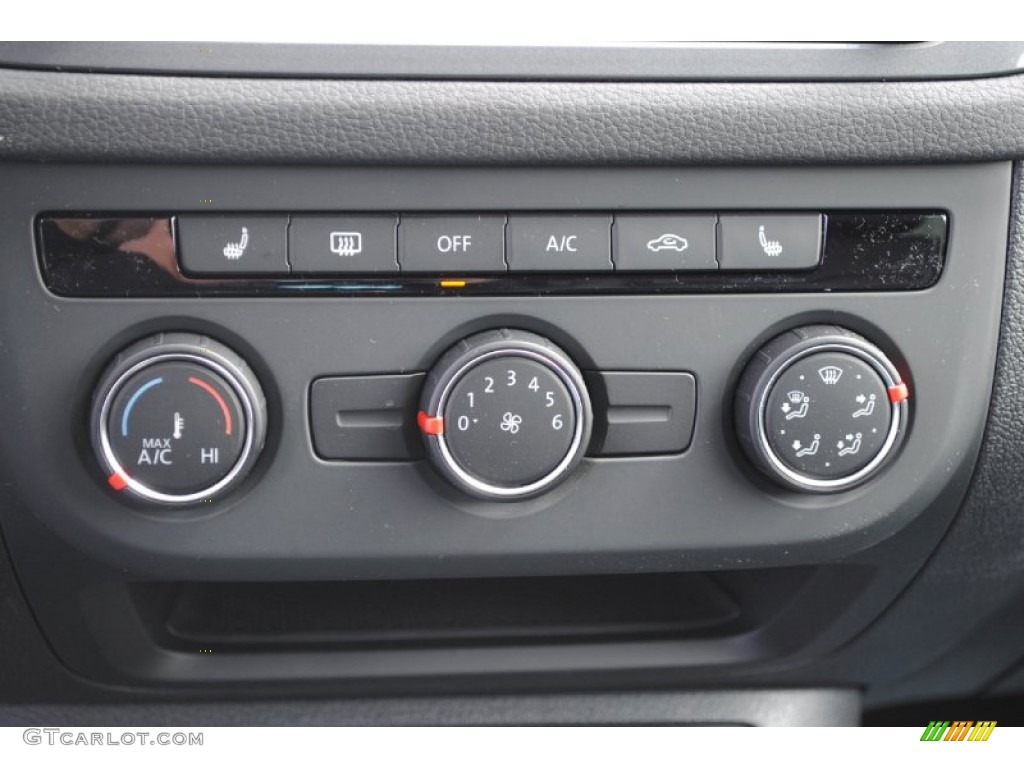 2013 Volkswagen Tiguan SE Controls Photo #77872004