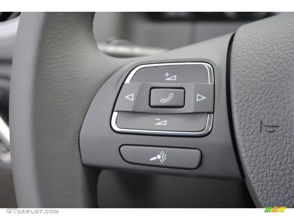 2013 Volkswagen Tiguan SE Controls Photo #77872048