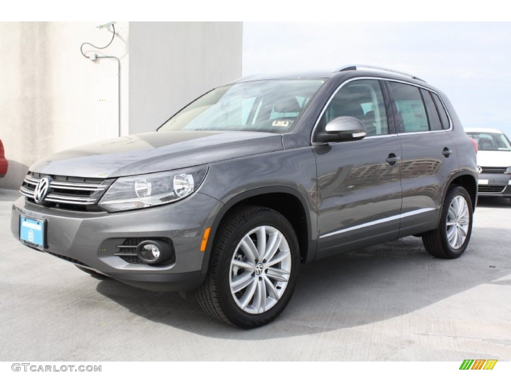 Pepper Gray Metallic 2013 Volkswagen Tiguan SE Exterior Photo #77872315