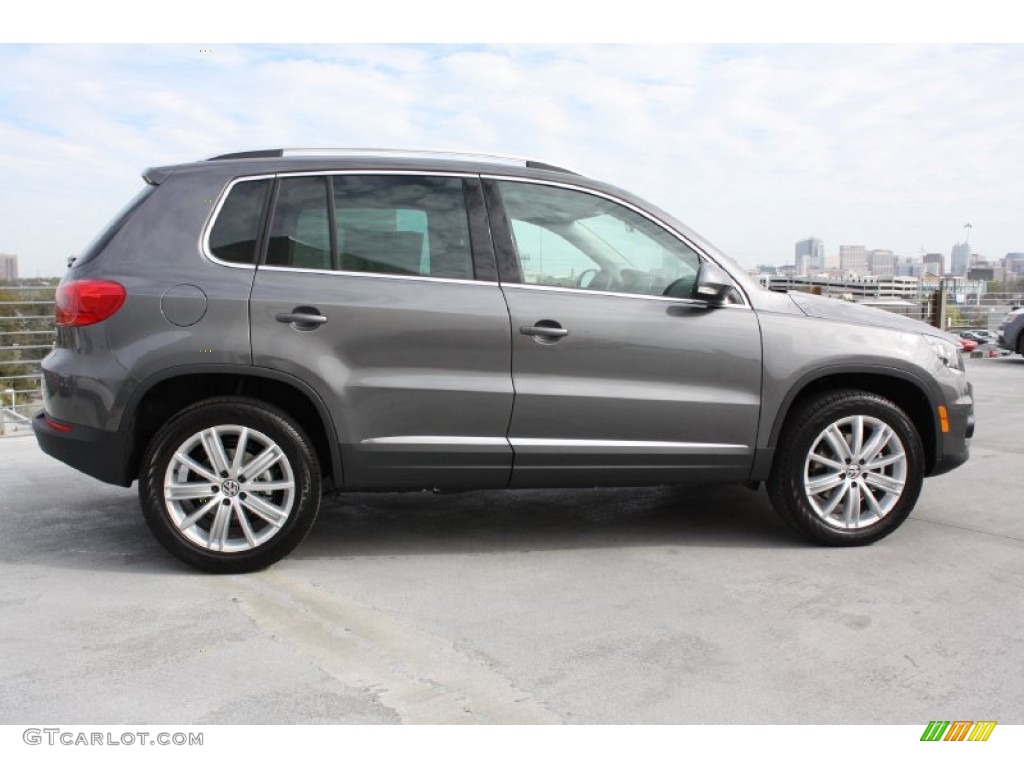 Pepper Gray Metallic 2013 Volkswagen Tiguan SE Exterior Photo #77872473