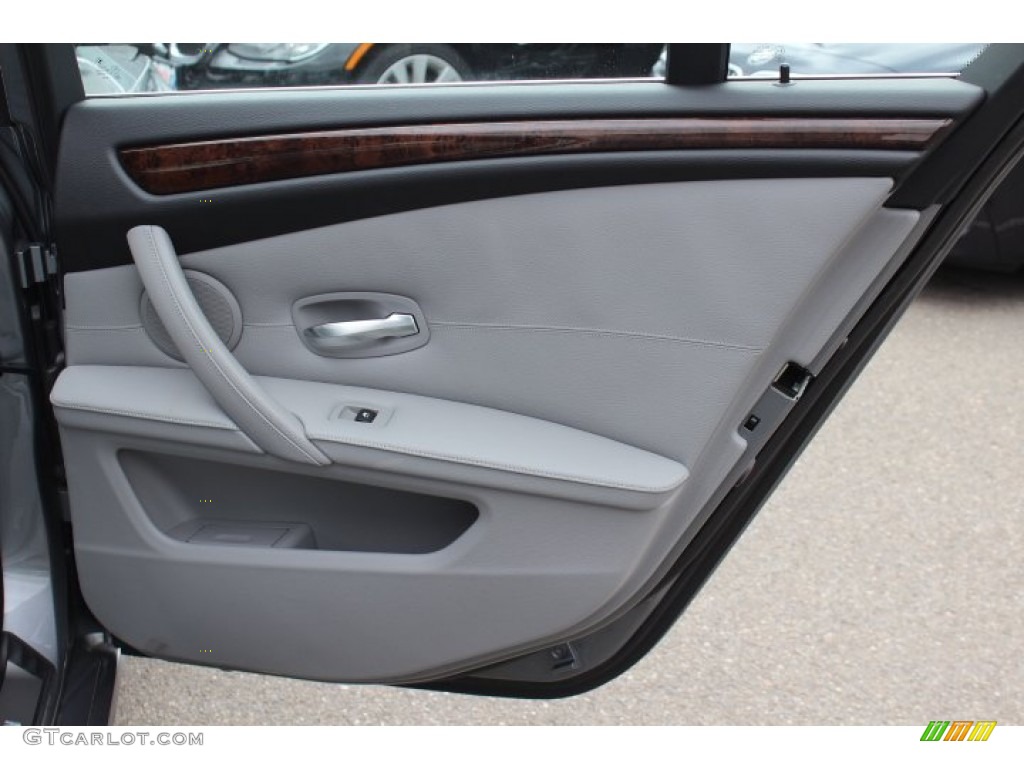 2008 BMW 5 Series 528xi Sedan Grey Door Panel Photo #77873163