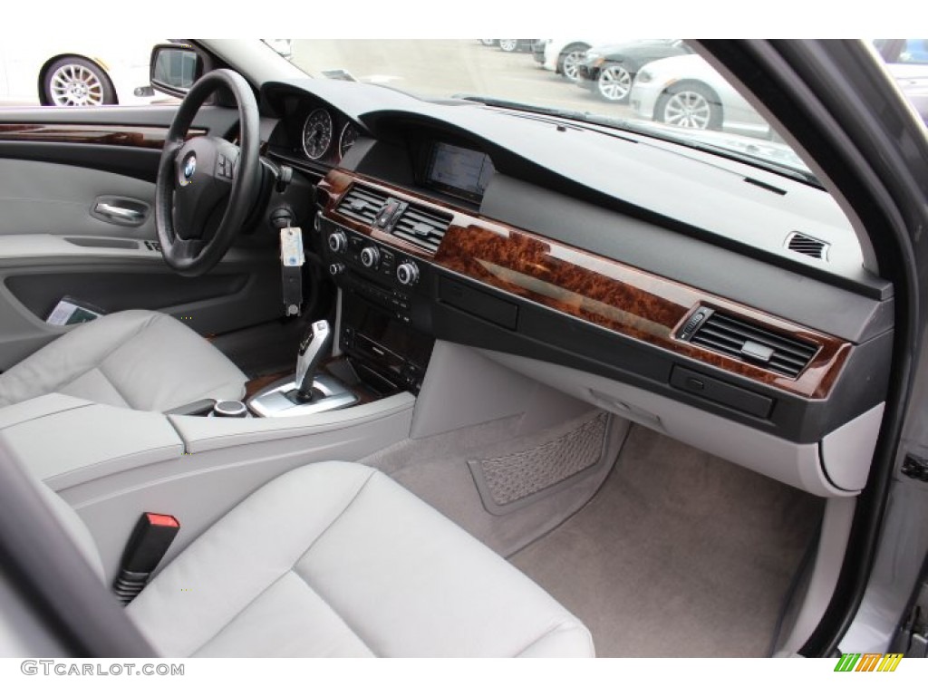 2008 BMW 5 Series 528xi Sedan Dashboard Photos