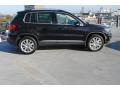 Deep Black Metallic - Tiguan SE Photo No. 6