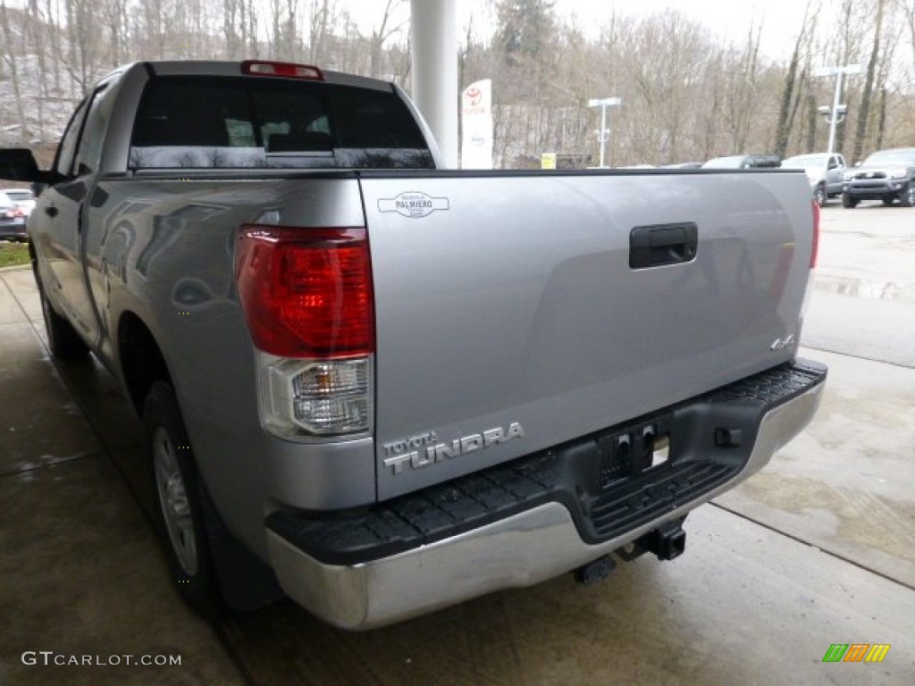 2013 Tundra Double Cab 4x4 - Silver Sky Metallic / Graphite photo #4